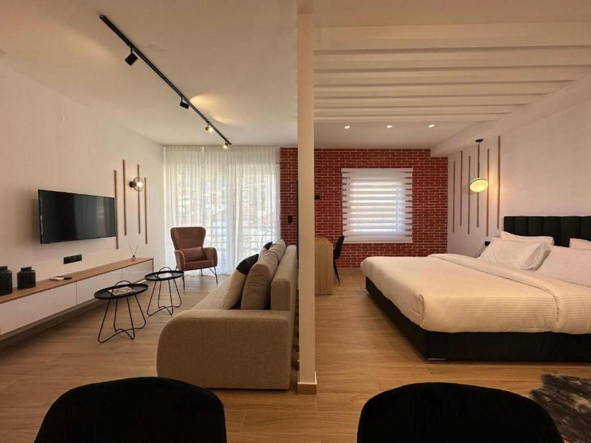 Centro Urban Suites Kalambaka Esterno foto