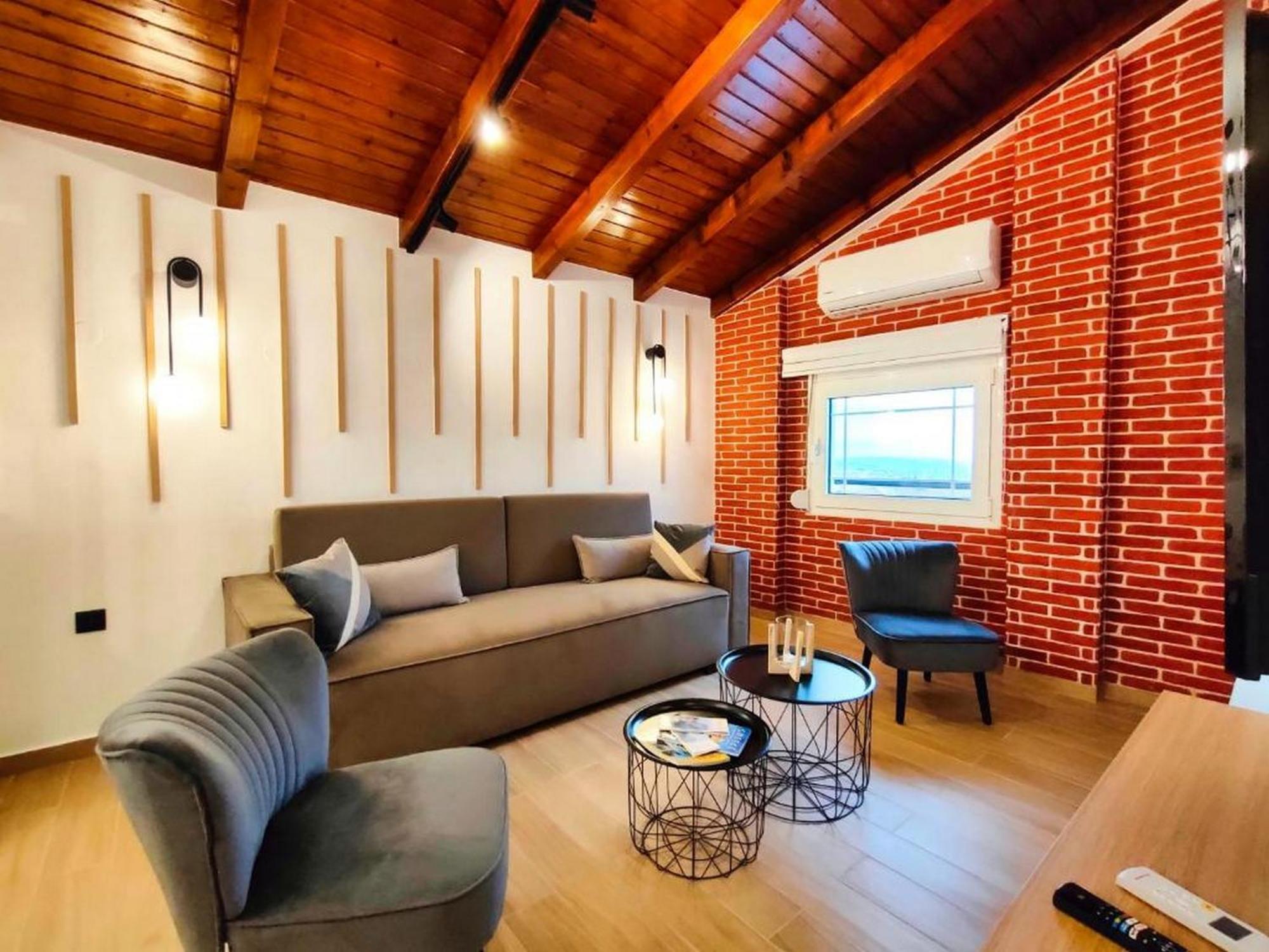 Centro Urban Suites Kalambaka Esterno foto